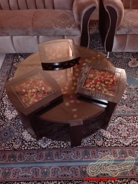 میز گرد جلو مبلی و سه عدد عسلی