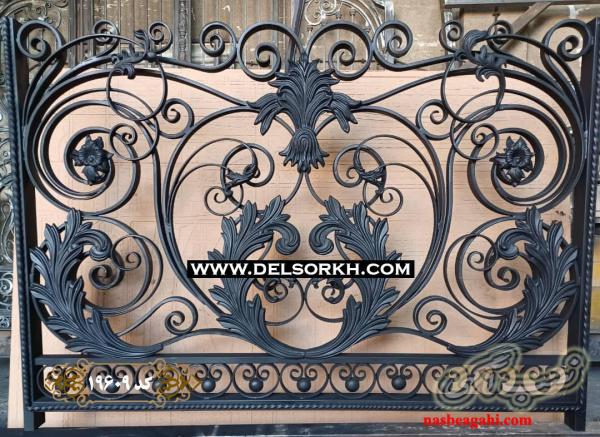 طراح و سازنده انواع درب های فرفورژه