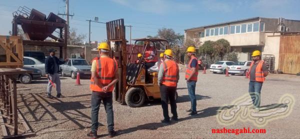 آموزشگاه رانندگی لیفتراک و بیل با مدرک معتبر فنی و حرفه ای