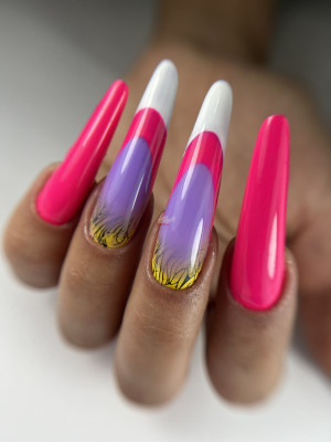 ناخن های شما امضاکارمن😍