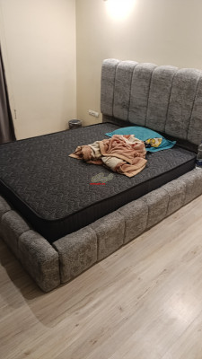 همخانه بدون حاشیه میپذیرم